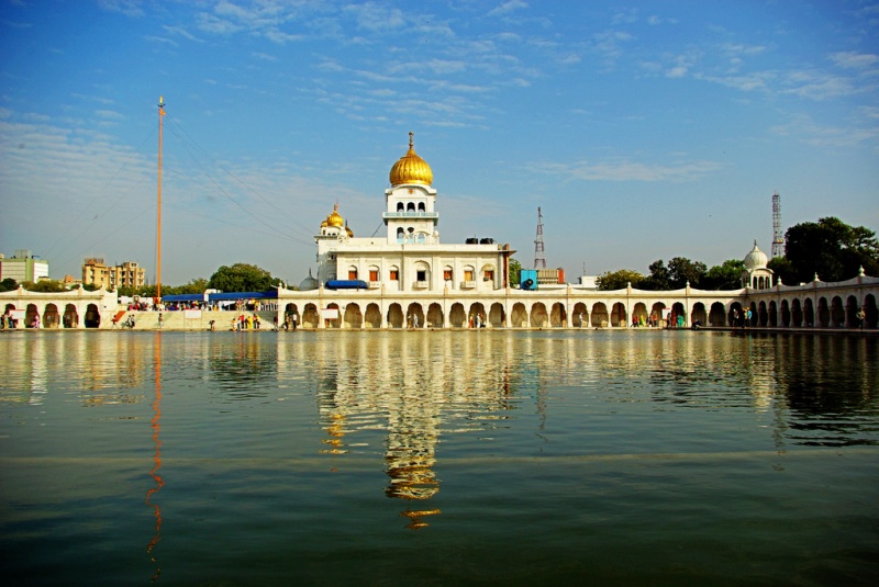 800px BanglaSahib by Solarider